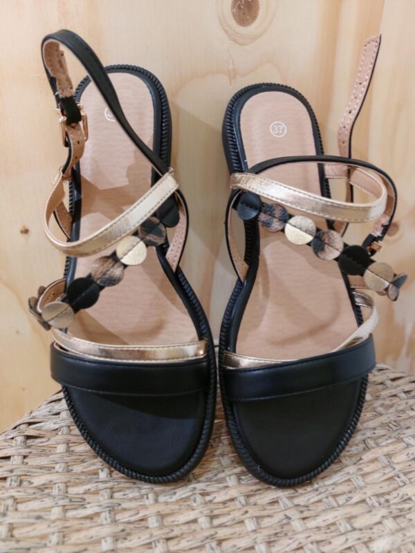 Sandal with shiny strap with decoration black