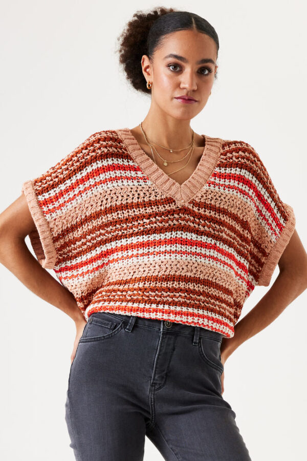 Patterned sweater knit picante