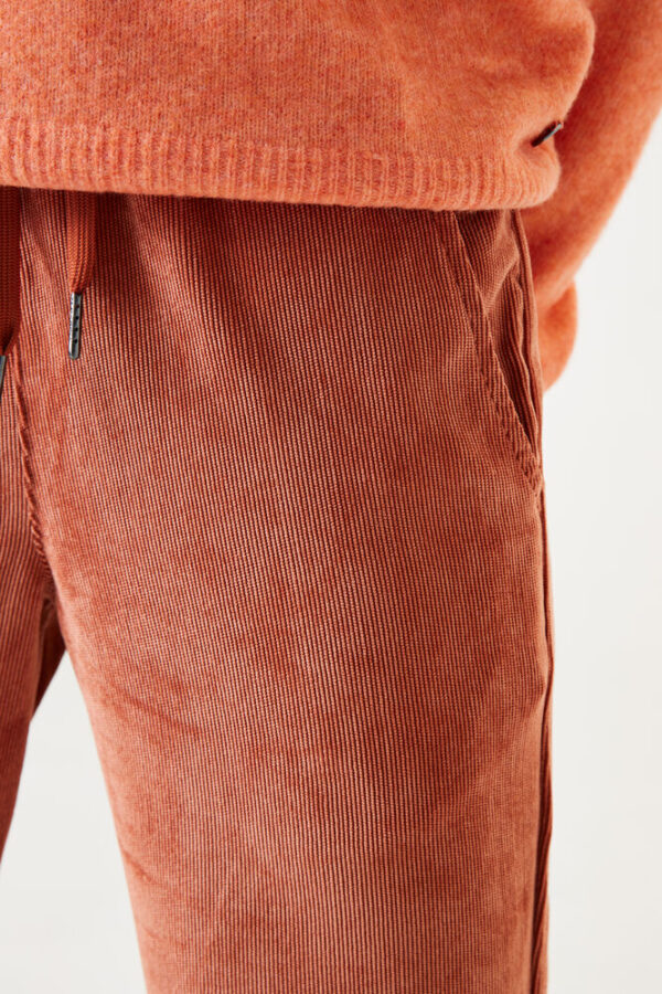 oranje corduroy broek apricot brandy