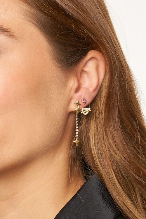 Minimalistische oorhangers hart met pijl GOUD