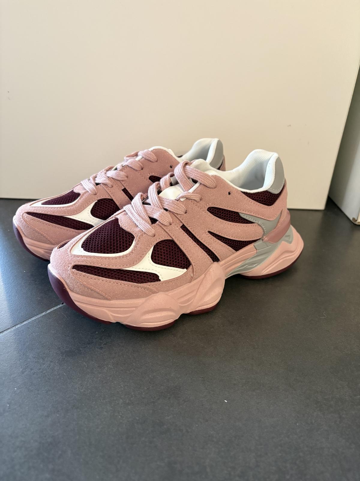 Sneaker roze met bordeaux